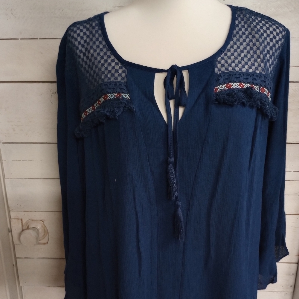 Signature Studio Plus Size 1X Tunic 3/4 Bell Sleeve Open Weave Shoulder Aztec *